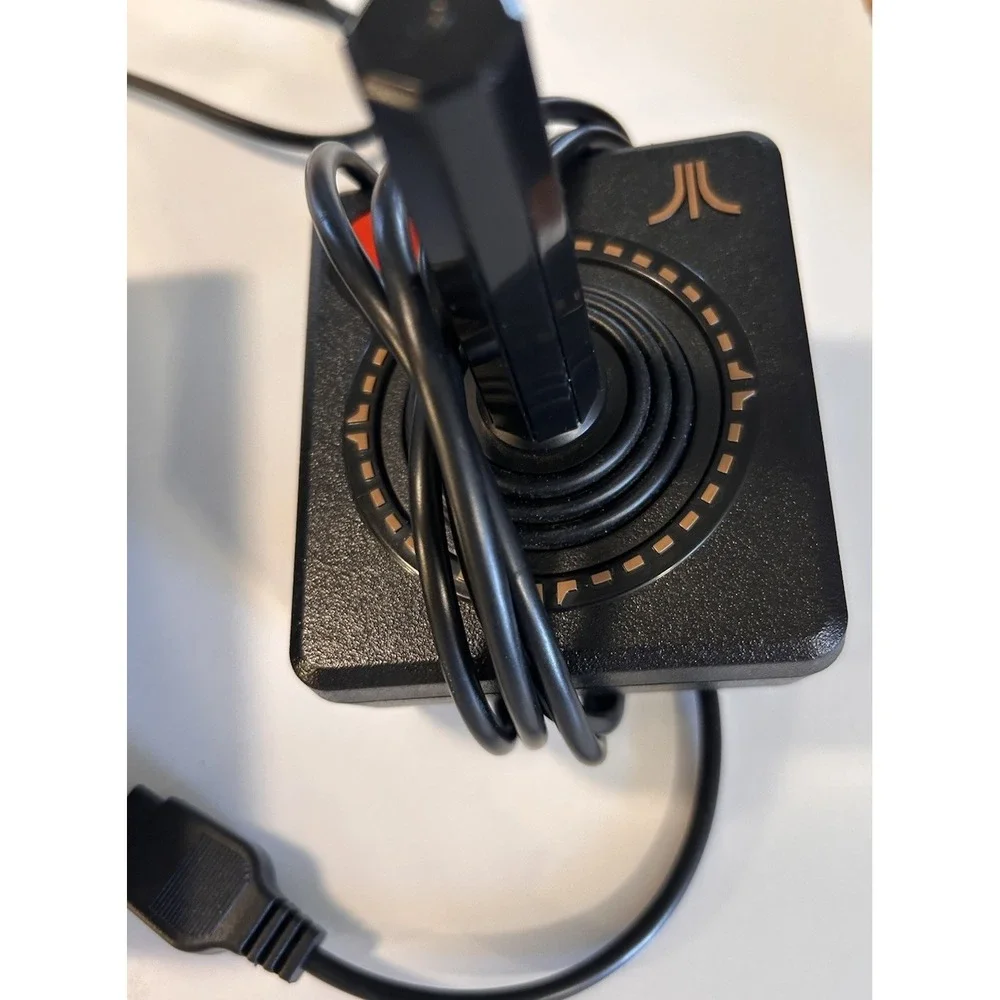 Atari Flashback 8  Classic Gaming Console  W/105  Retro Games Preloaded 2 Joystk